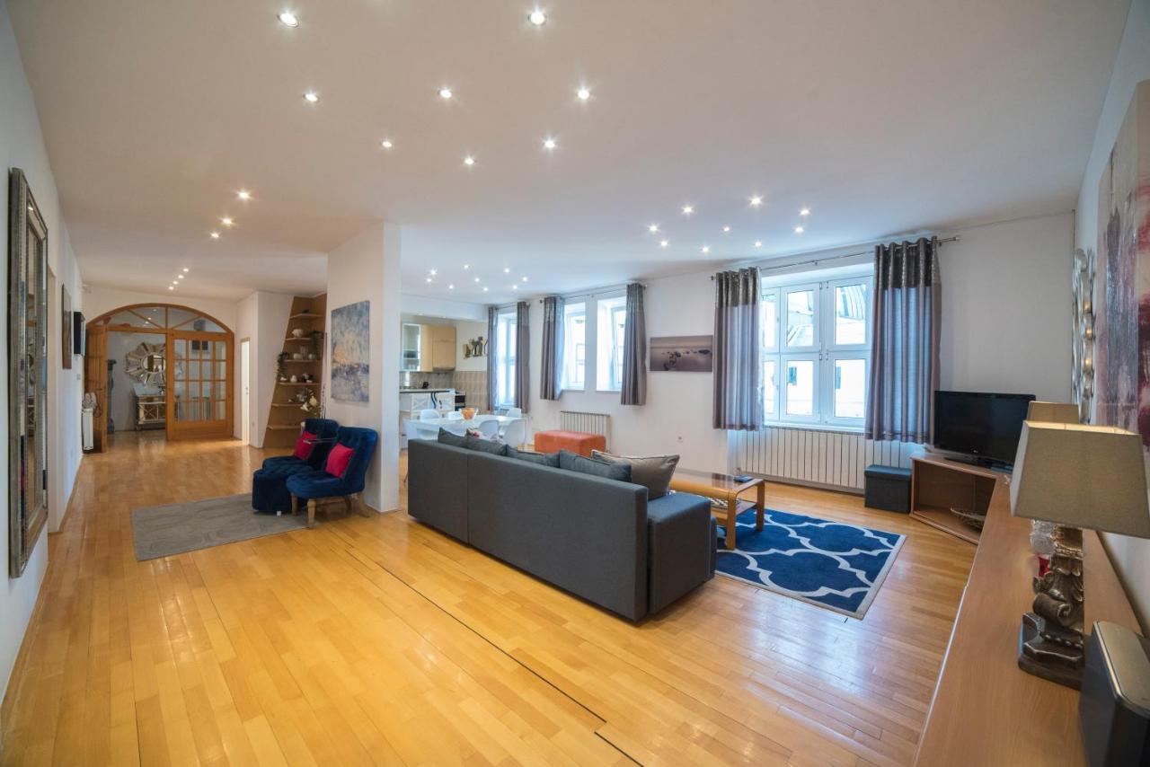 Octogon Apartment Zagabria Esterno foto
