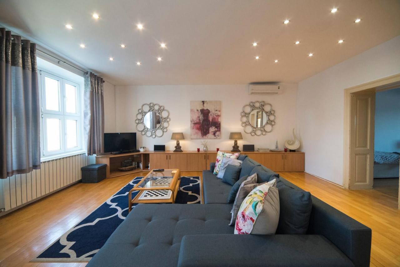 Octogon Apartment Zagabria Esterno foto