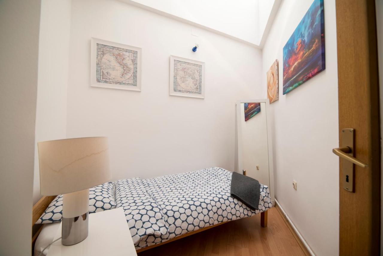 Octogon Apartment Zagabria Esterno foto