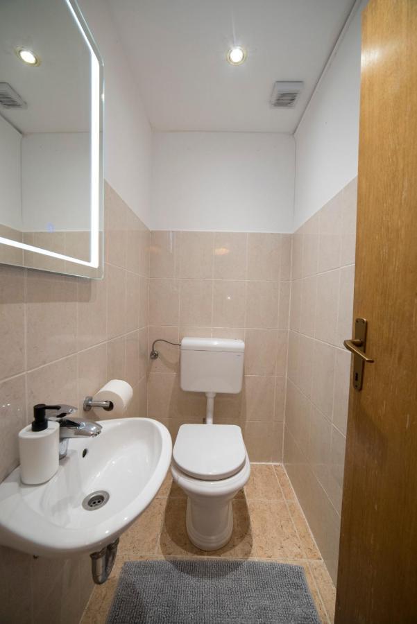 Octogon Apartment Zagabria Esterno foto