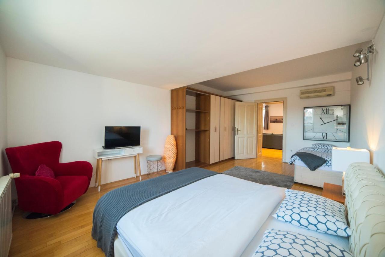 Octogon Apartment Zagabria Esterno foto
