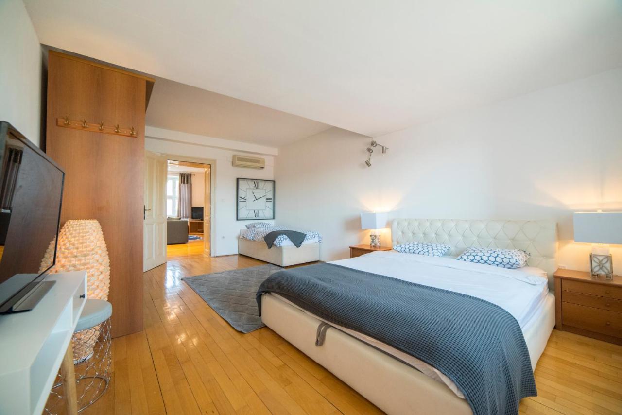 Octogon Apartment Zagabria Esterno foto